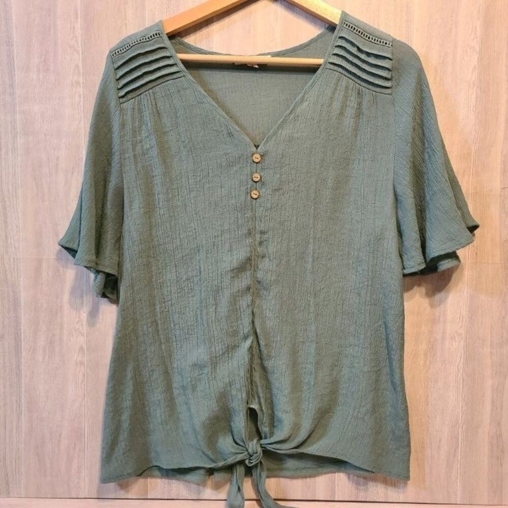 Parallel Skies Olive Green Blouse M Tie Front V-Neck Pleated Short Sleeve Top